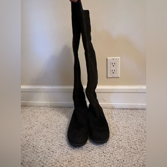 Authentic Stuart Weitzman Suede black boots - Picture 2 of 6